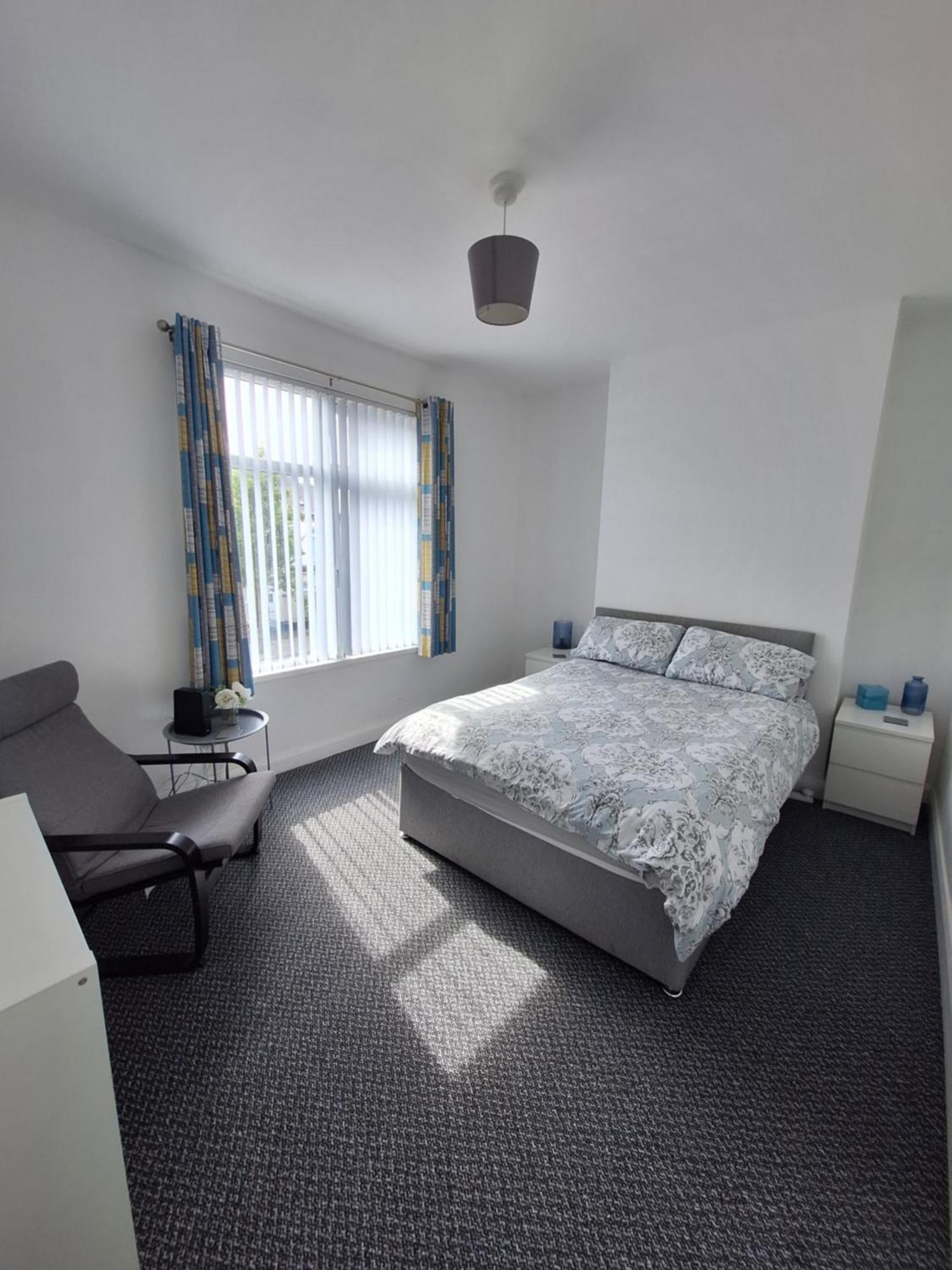 Private Room On Donegall Road In Central Belfast Exterior photo